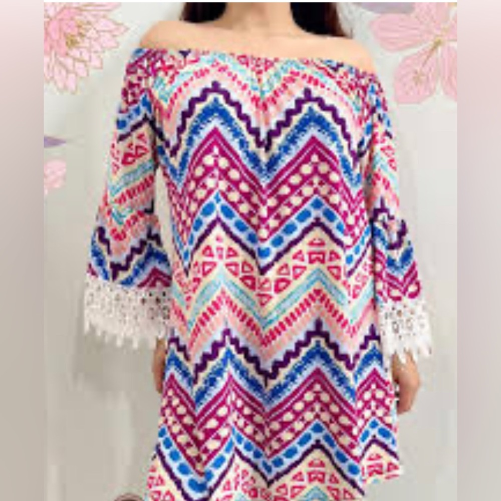 WinWin Half Sleeve Tunic with Vibrant Patterns
